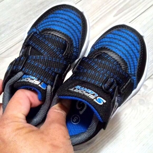 (72-3595)  S Sport by Skechers  Craig Light-Up Sneakers Sz 5 - Picture 1 of 9